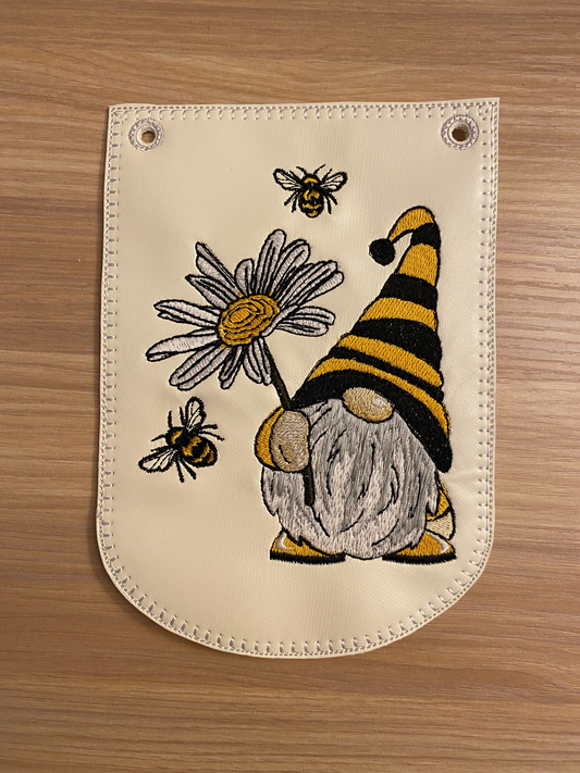 Daisy Bee bunting flag